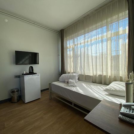 Ferah Otel อิสตันบูล ภายนอก รูปภาพ